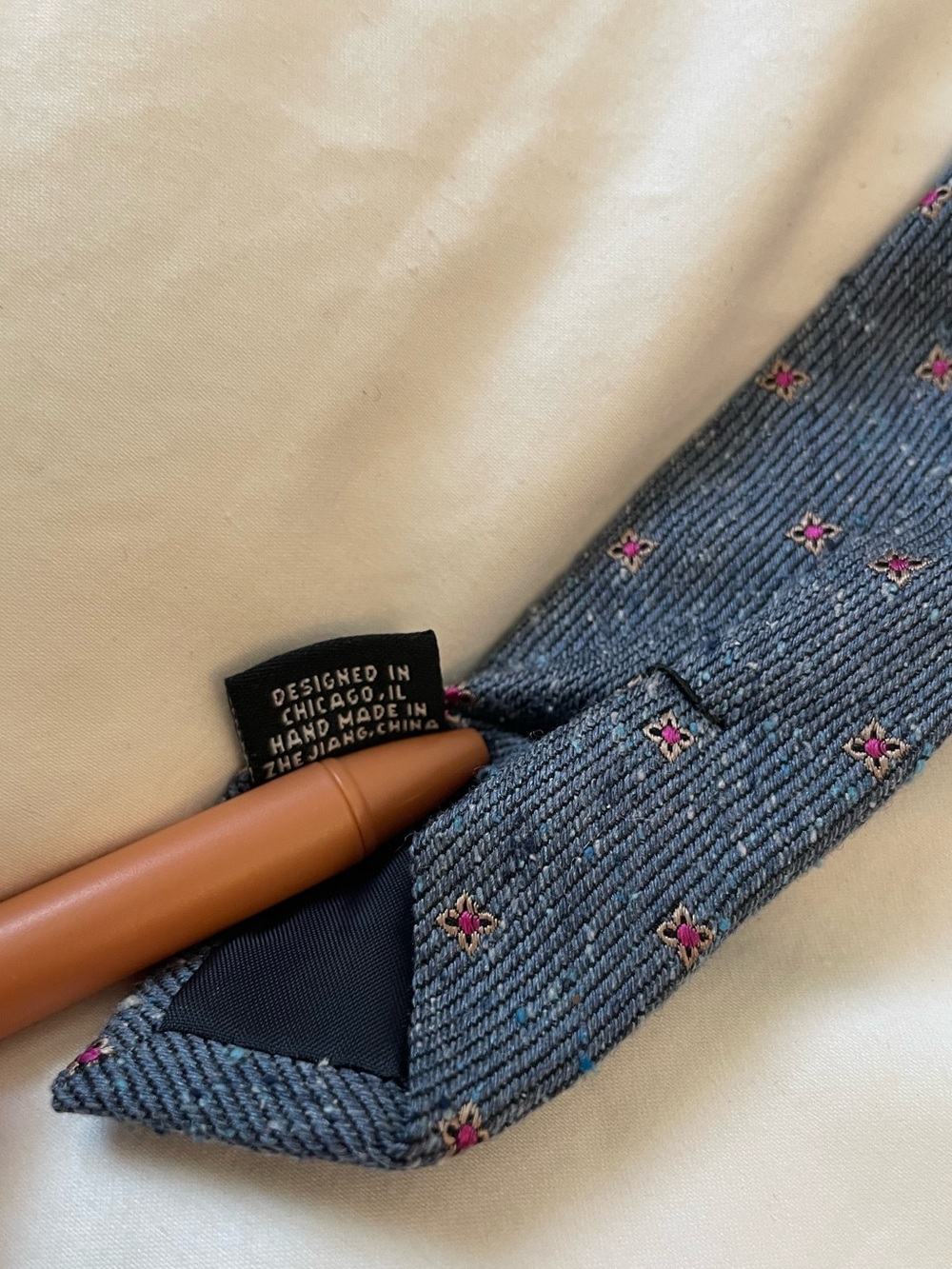 The Tie Bar Men's Navy Silk Tie with Red Medallions - Picture 7 of 7